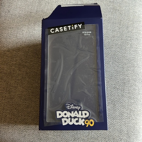 CASETIFY Donald Duck Plush Grippy case for iPhone 15 Pro - Picture 4 of 9